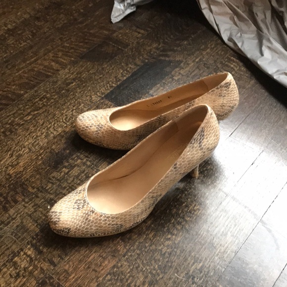 Shoes - Picture 1 of 3